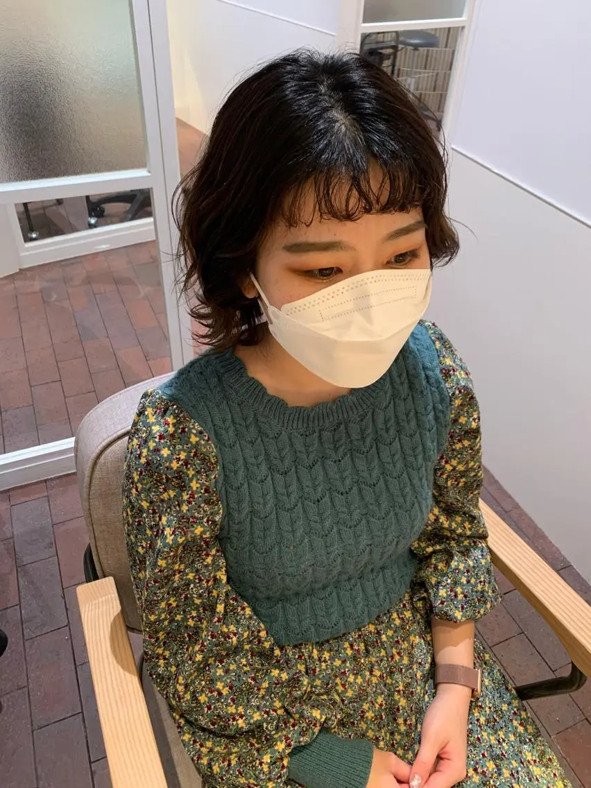 ショート パーマ オン眉 ウルフカット 片岡 由依のヘアスタイル