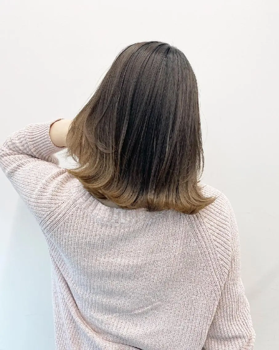 ミディアム カラー siesta by amble luxeのヘアスタイル
