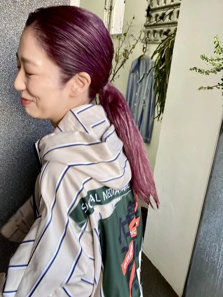 ロング カラー qiie/ハイトーン インナーカラーのヘアスタイル