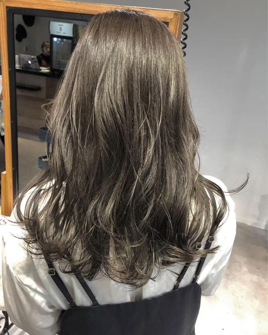 セミロング カラー アッシュ ヘアカラー トリートメント 🍊新宿南口🍊 ERINAのヘアスタイル