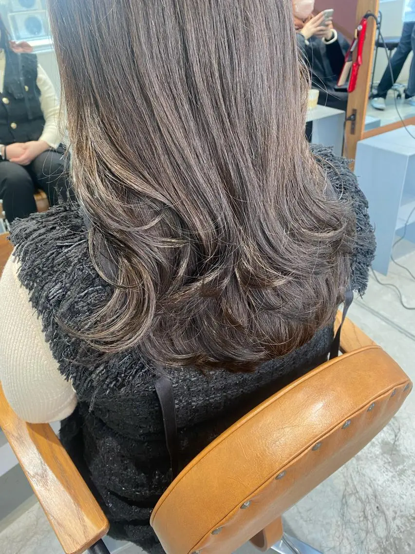 セミロング カラー 似合わせレイヤー 阿波座/ふじむらのヘアスタイル