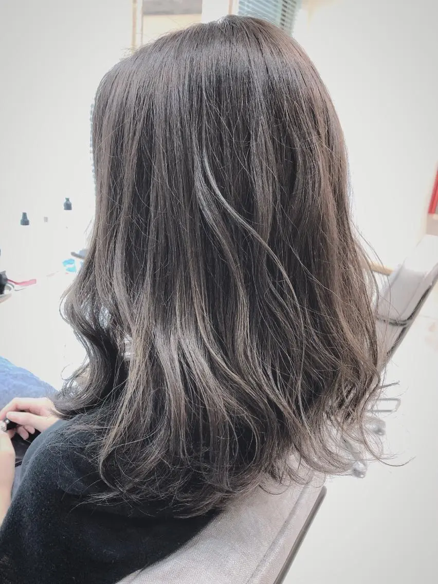 ミディアム カット ヘアカラー トリートメント 菊池 貢平のヘアスタイル