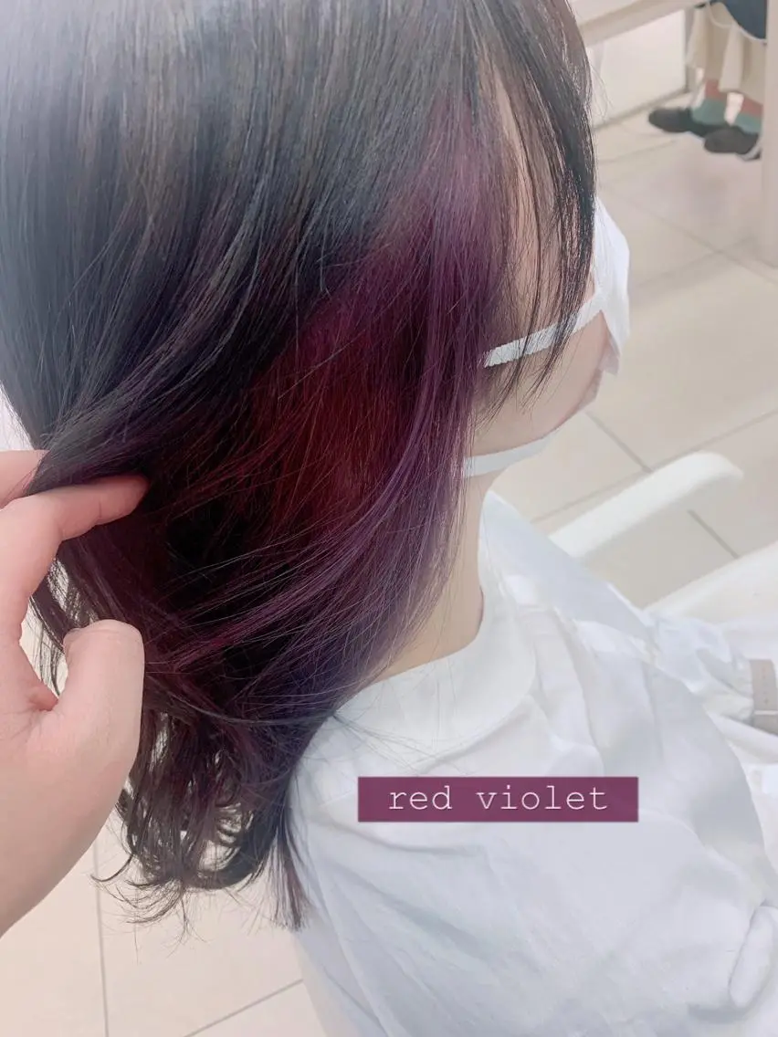 ロング カラー ディープパープル イヤリングカラー パープルカラー ヘアカラー ✂︎レディース のメンズカット屋さんのヘアスタイル