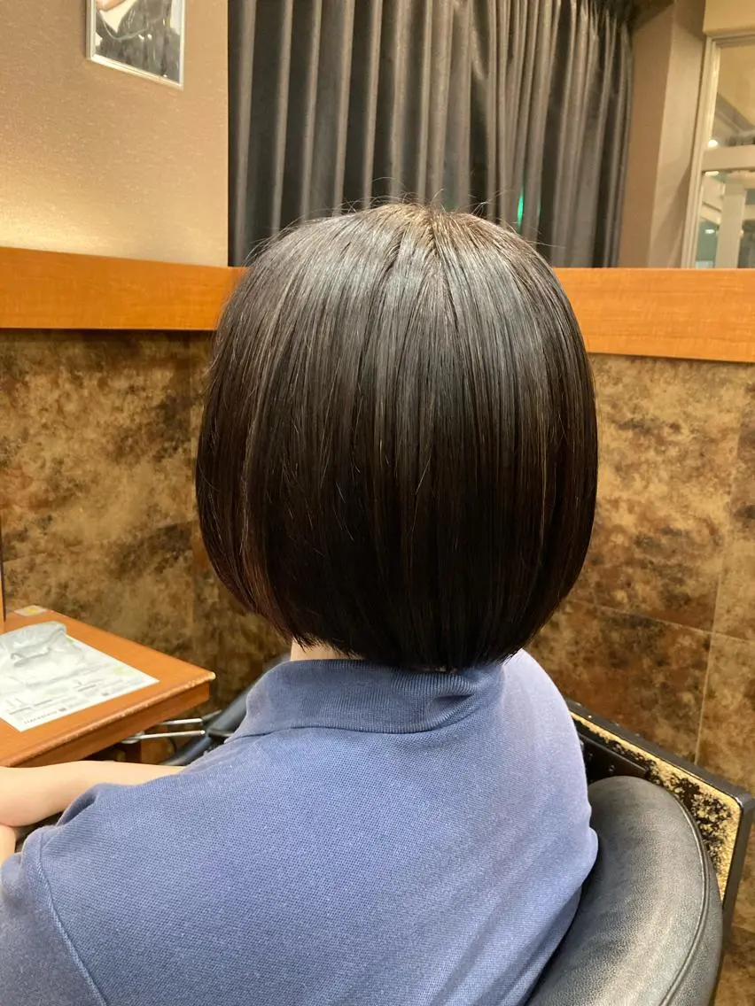 ショート ボブ カット 八木 凜のヘアスタイル