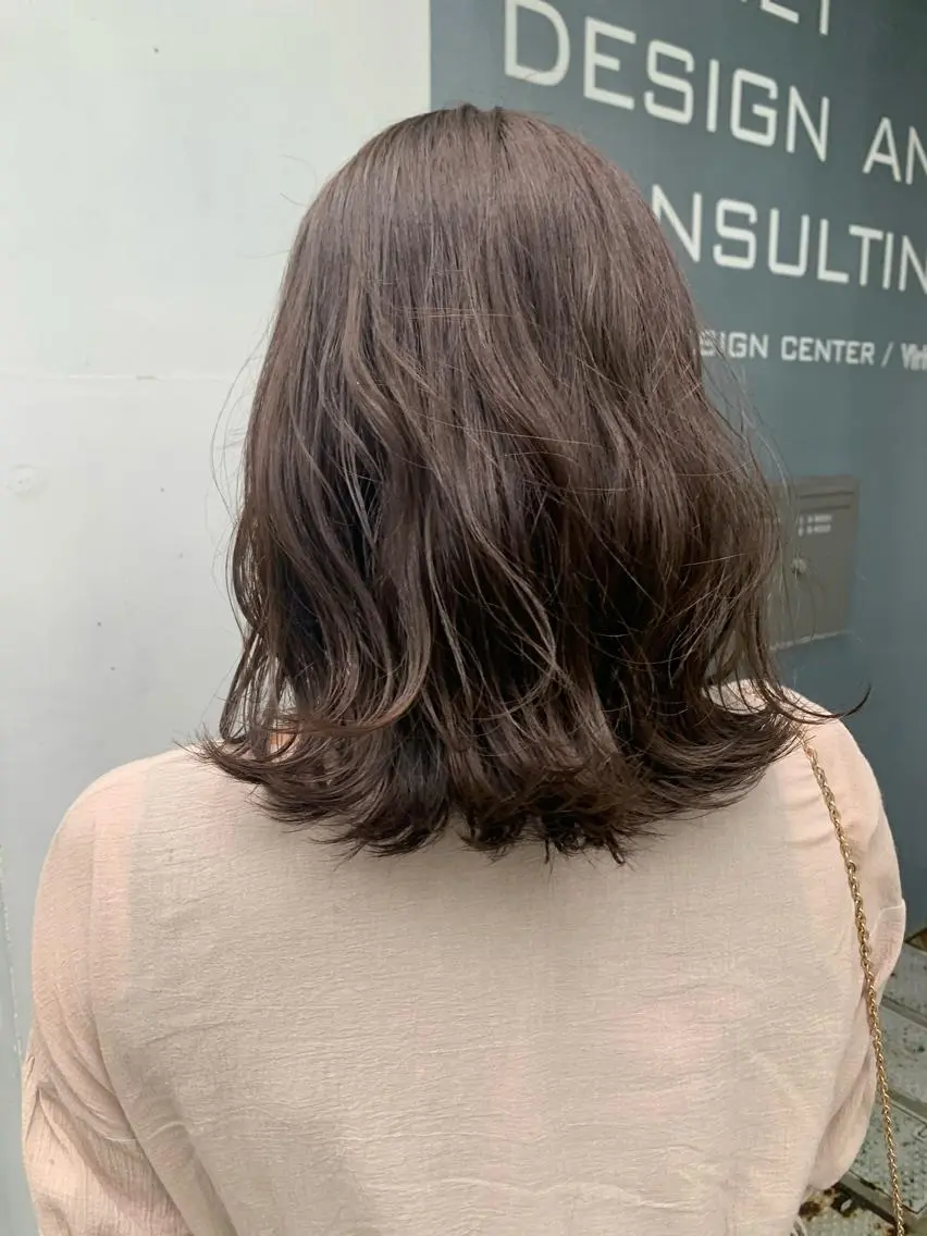 ロング カラー ネイル ハイトーンボブ 前田 表参道　グレージュのヘアスタイル
