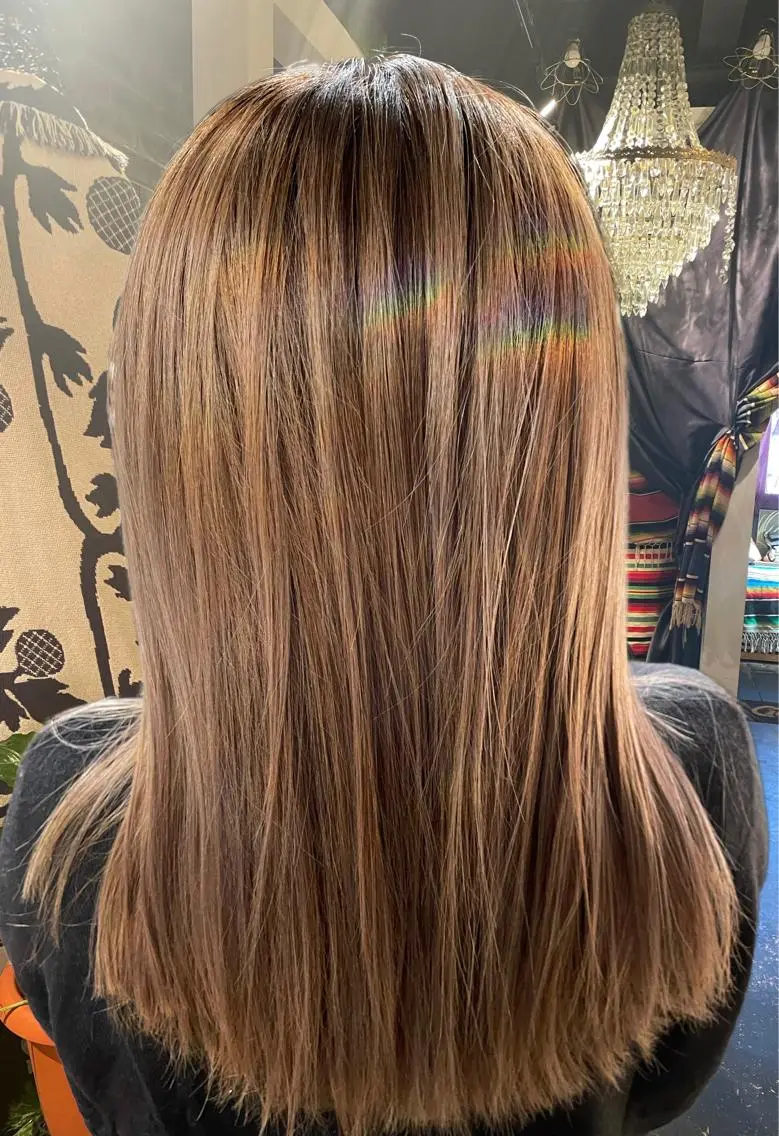 ミディアム ハイライト レイヤーカット ヘアカラー 五十嵐 舞のヘアスタイル