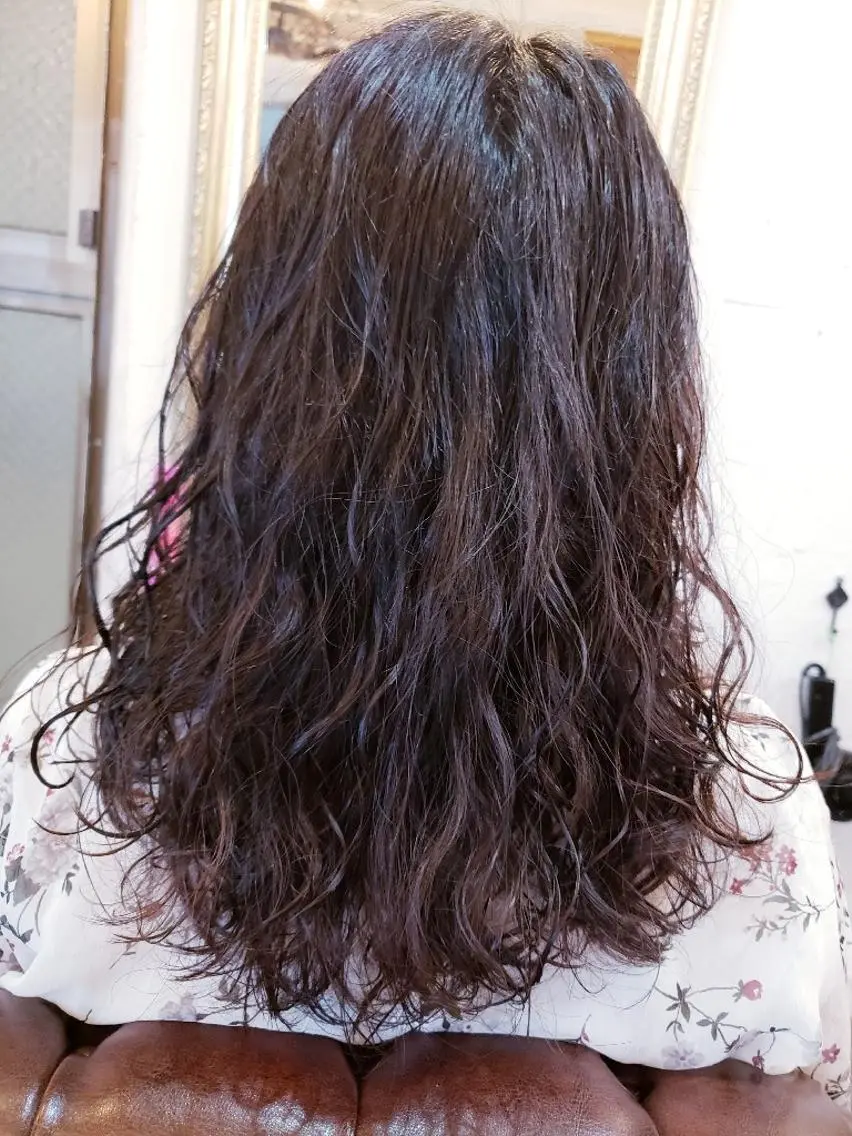 パーマ ロング 饒平名 知也のヘアスタイル