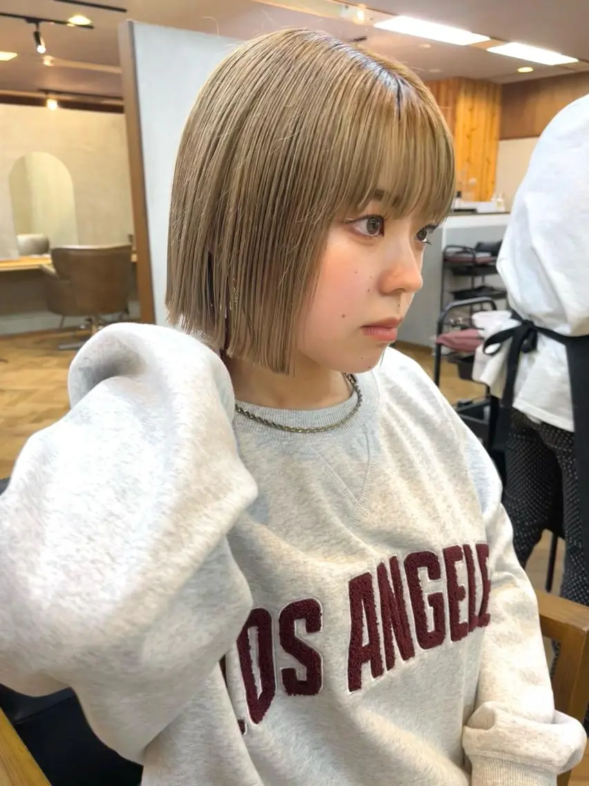 ショート カラー ハイトーンカラー ena/ブリーチなし 透明感・レイヤー🎀のヘアスタイル