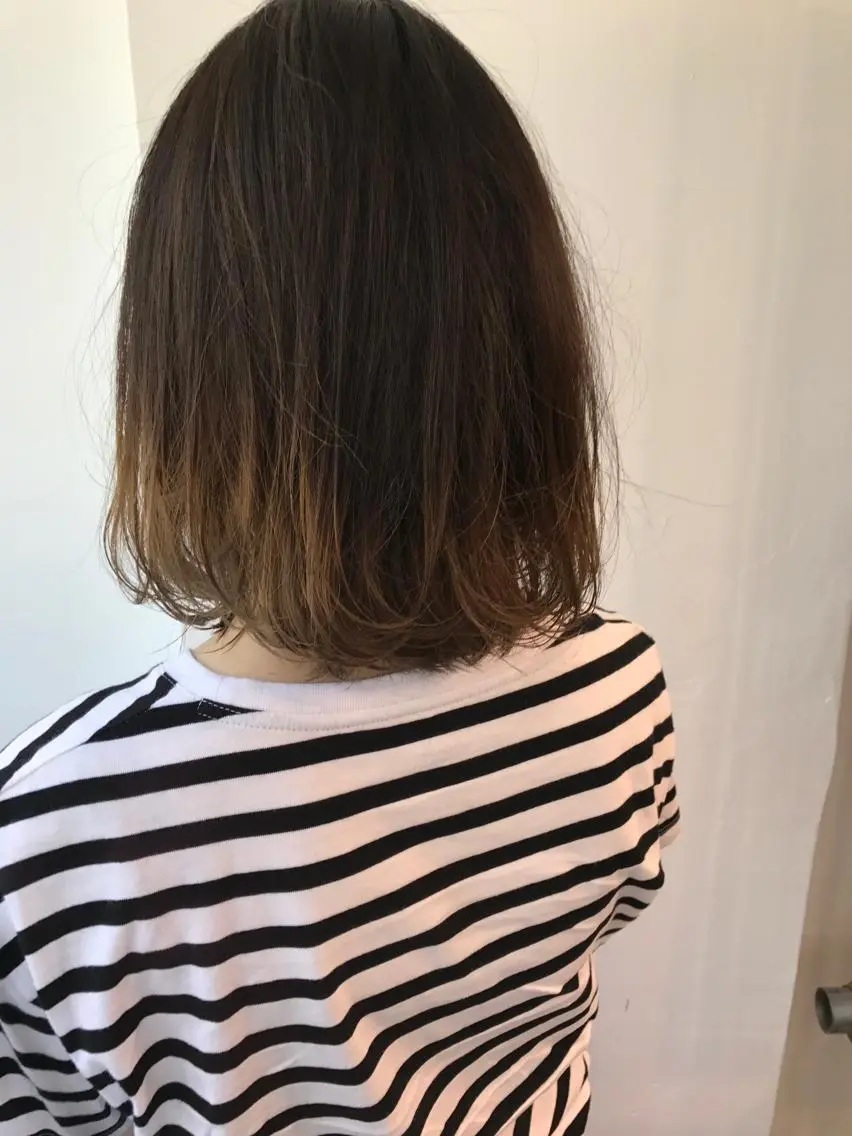 ミディアム カラー ベージュカラー グラデーションカラー 透明感カラー/ レイヤー　YUKAのヘアスタイル