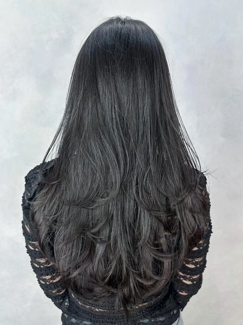 セミロング カラー オリーブグレー 顔まわりレイヤー 顔周りカット 韓国風ヘア レイヤーカット カット ヘアカラー トリートメント ITbyALBUM 中野店のヘアスタイル