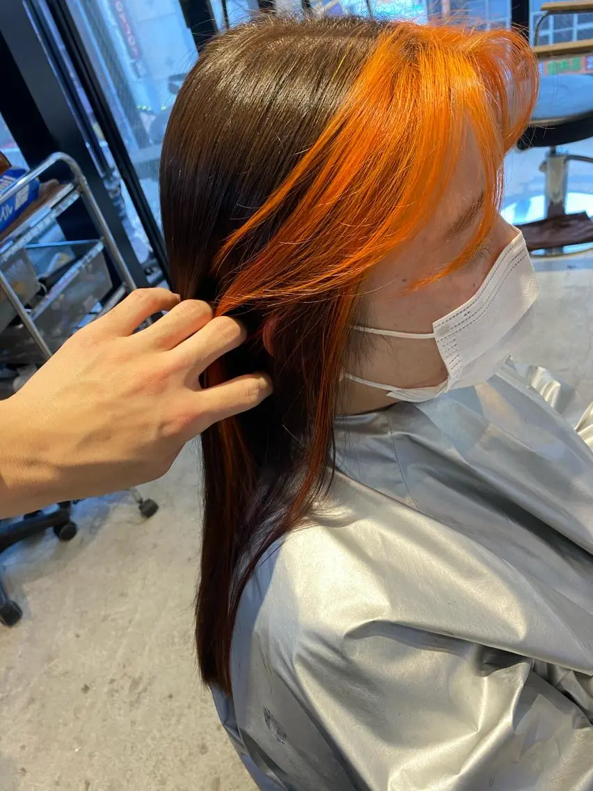 セミロング カラー ミストバング フェイスフレーミング オレンジ ハマサキ 【店長】のヘアスタイル