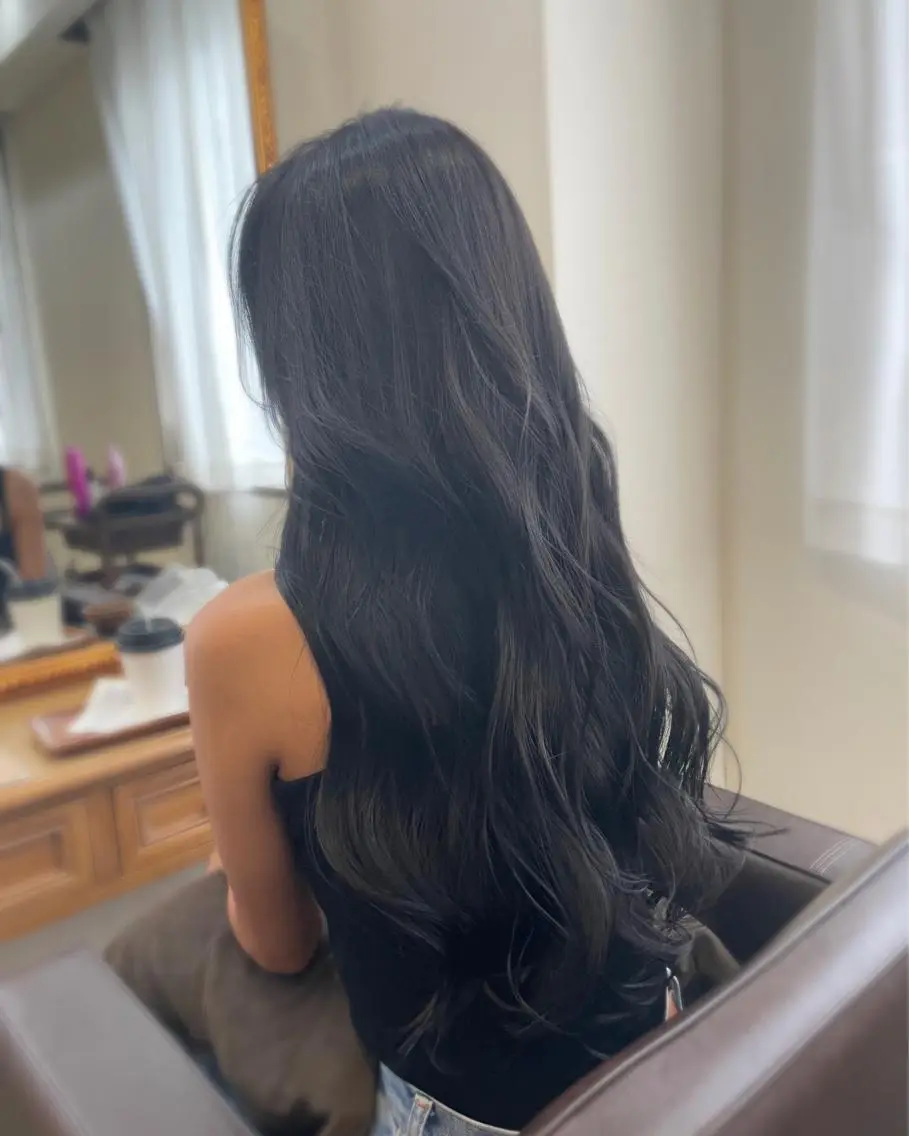 ロング カラー ヘアアレンジ 黒髪 ブリーチ ブルーカラー ブルーブラック 透明感カラー カット ヘアカラー トリートメント 髪質改善特化 🫧松野力也のヘアスタイル