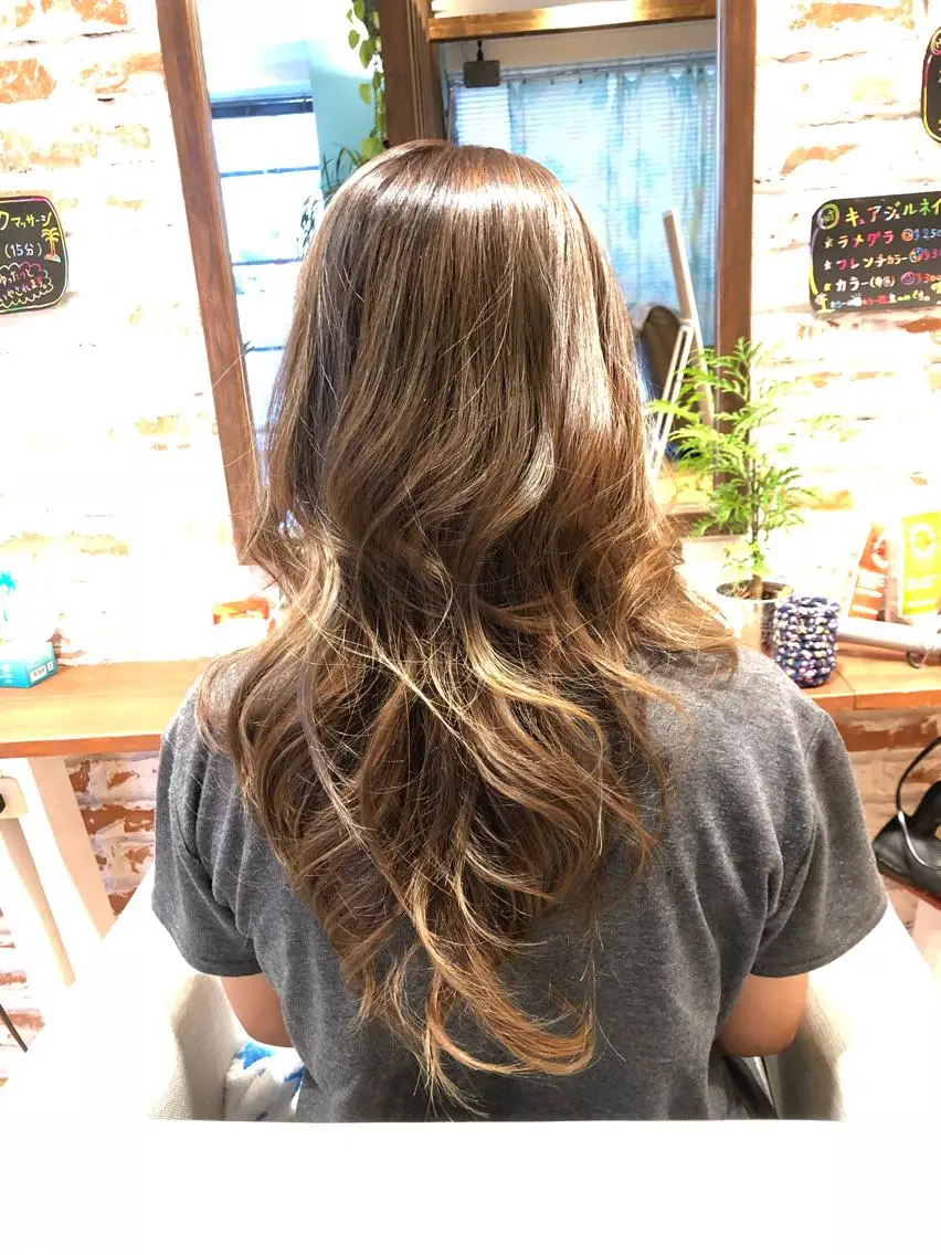 ロング ヘアカラー YUSUKE ITOのヘアスタイル
