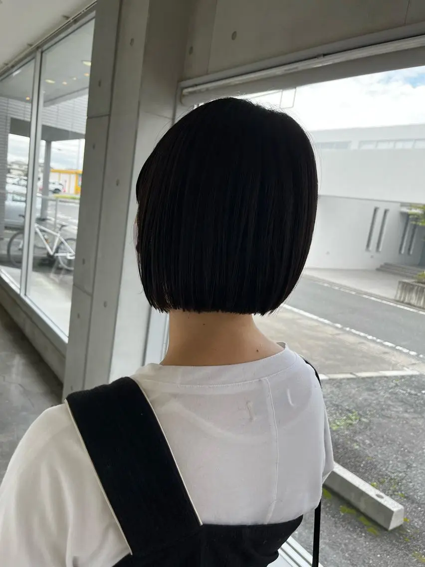 ミディアム カラー ダークグレー ダークグレージュ グレージュ ボブ おせ ちさとのヘアスタイル