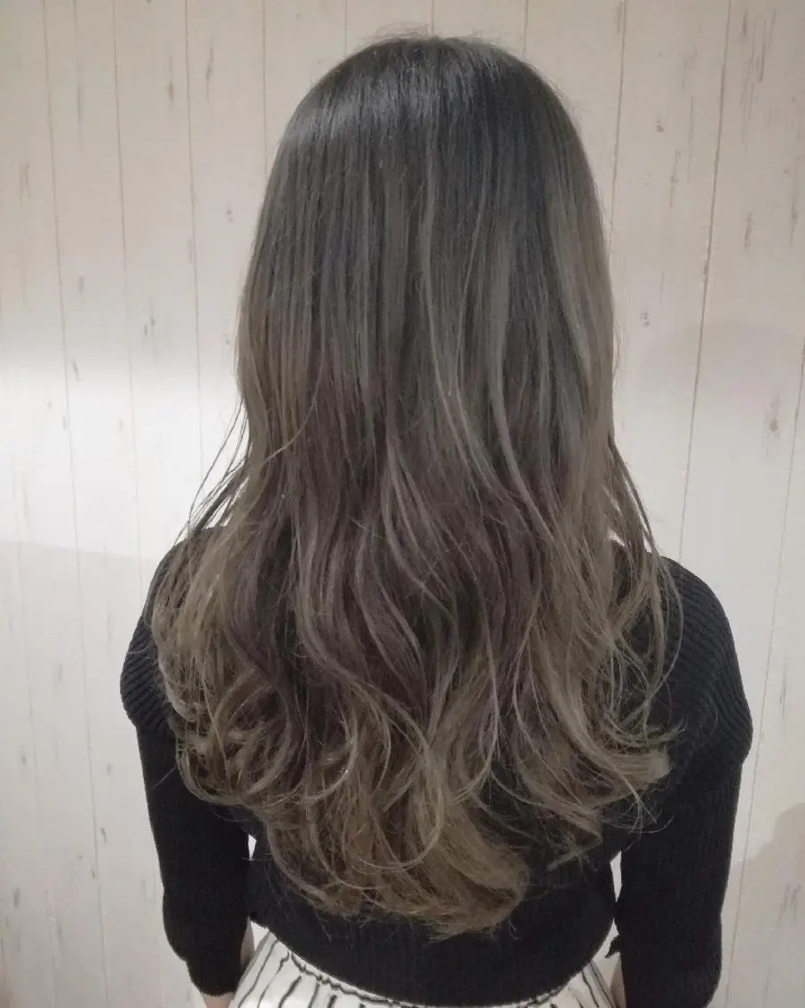 ロング カラー グラデーションカラー 西川 敏夫のヘアスタイル