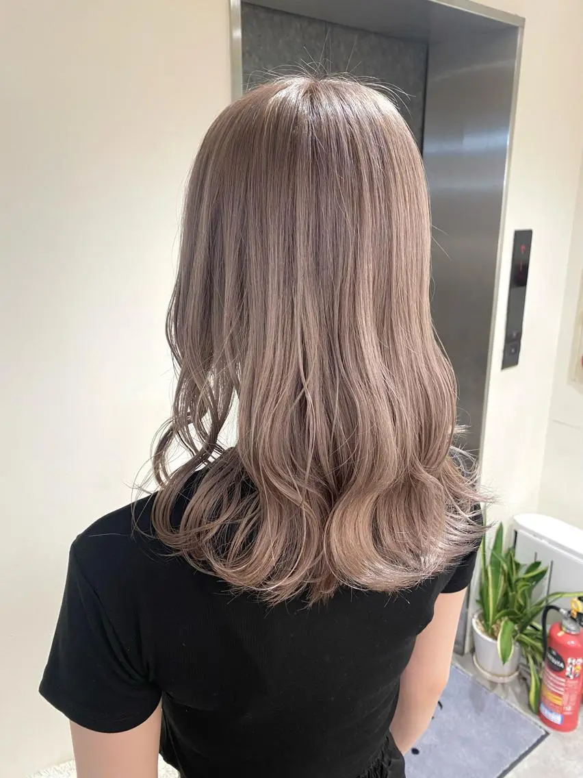 ミディアム カラー ヘアアレンジ ブリーチ グレージュ ヘアカラー ボブ /ニュアンス/ satomi🧸💖のヘアスタイル