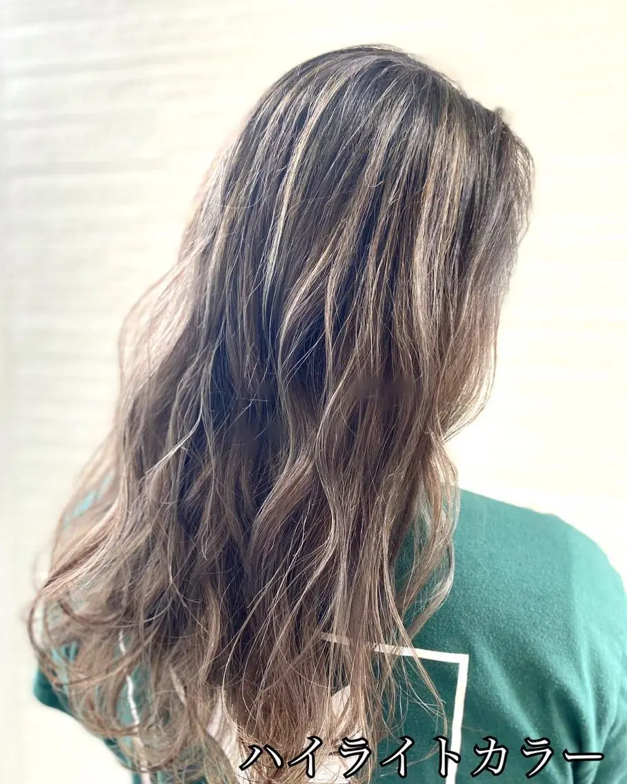 セミロング ハイライト 加藤 実穂のヘアスタイル