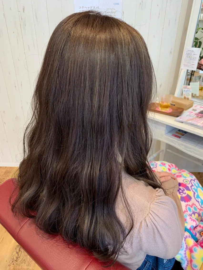 ロング カラー アッシュ ダークアッシュ ハイライトカラー ハイライト 工藤 萌香のヘアスタイル