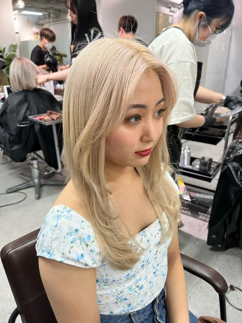 セミロング カラー プルエクステ エクステ レイヤーカット ハイトーン&髪質改善 ＆韓国エクステ🤎のヘアスタイル