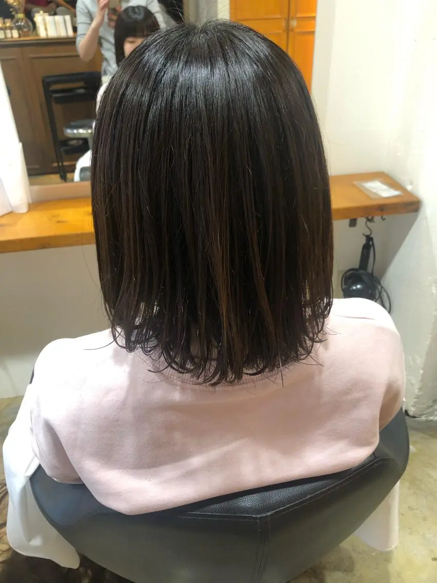 ショート カット トリートメント MIOベージュカラー 柔らかいカラーのヘアスタイル