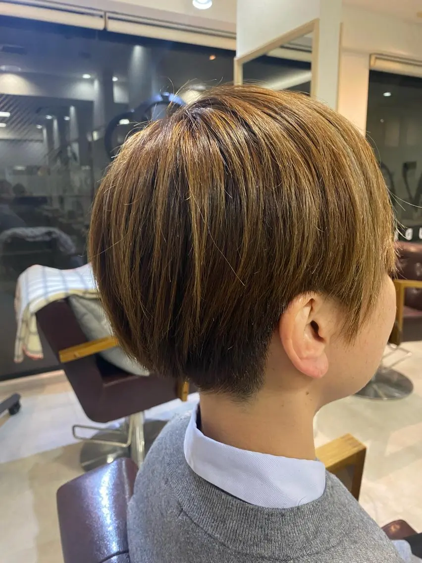 ショート ハイライト ショートヘア 透明感カラー✨ 酸性ストレート特化のヘアスタイル