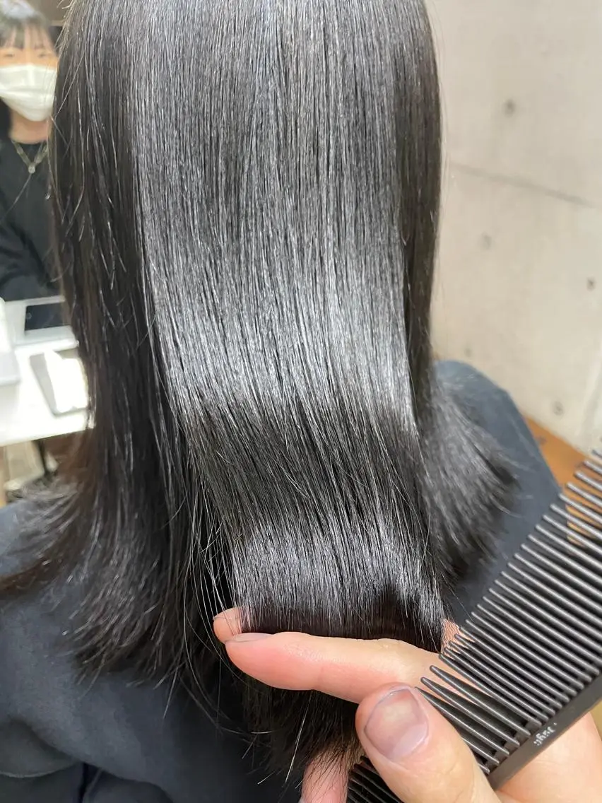 カラー 黒髪 ブルーカラー ブルーブラック 透明感カラー カット ヘアカラー トリートメント ROUTE KOUTAのヘアスタイル