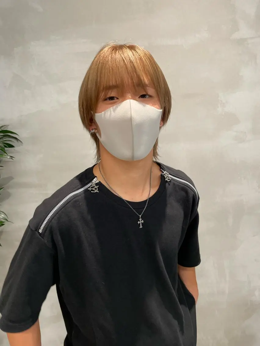 カラー ブリーチ ハイトーンカラー wewe: momoeのヘアスタイル