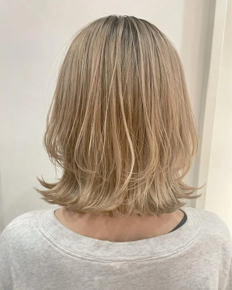 ミディアム カラー レイヤーカット 🪩yurikaのヘアスタイル