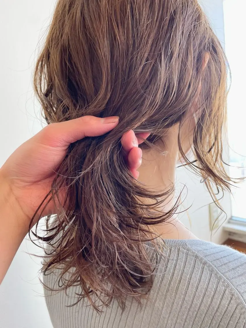 ミディアム カラー パーマ ミディアムパーマ カット ヘアカラー パーマ トリートメント レイヤー／似合わせ TAKUYAのヘアスタイル