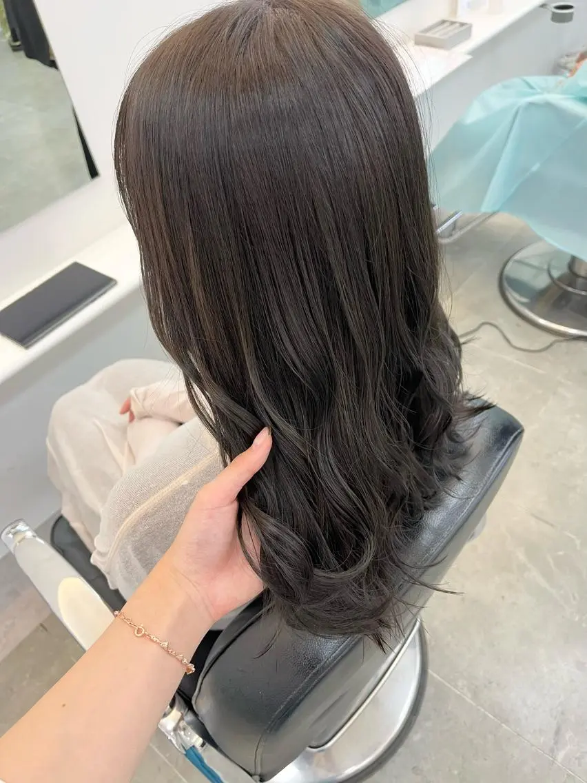 セミロング カラー GOODDAY ヘアサロンのヘアスタイル