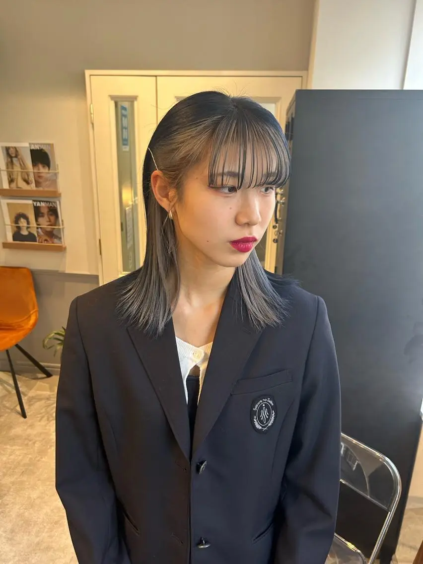 セミロング カラー 薄暮 マツイ　レンのヘアスタイル