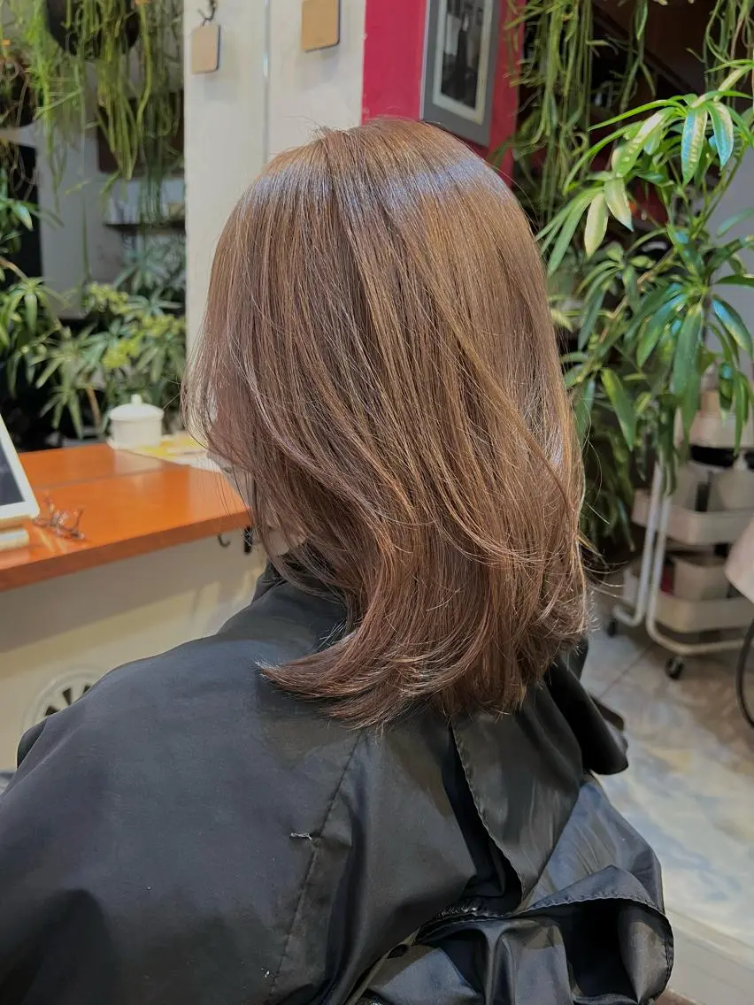 ミディアム カラー ベージュカラー ブリーチ ケアブリーチ グレージュ 柔らかブラウン/顔周 りレイヤー♡ユウシのヘアスタイル