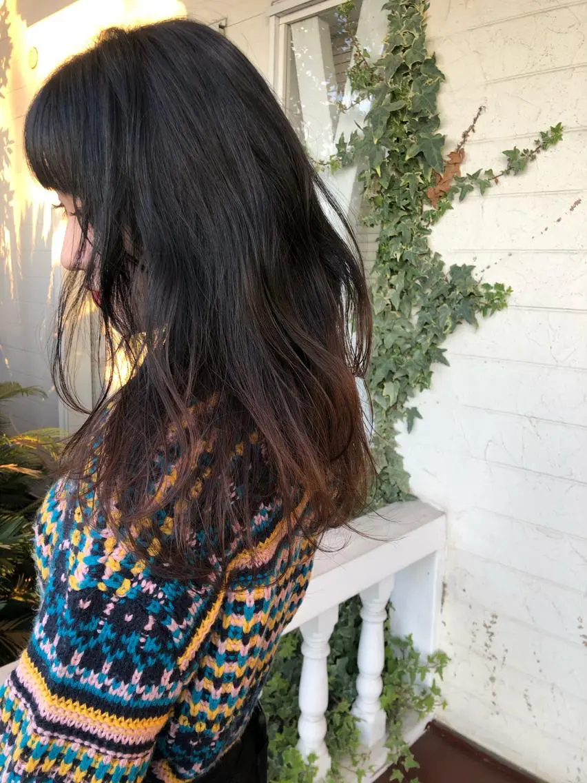 ロング カラー ブリーチ デザインカラー グラデーションカラー ブリーチなしカラー ヘアカラー トリートメント 江原 彩華のヘアスタイル
