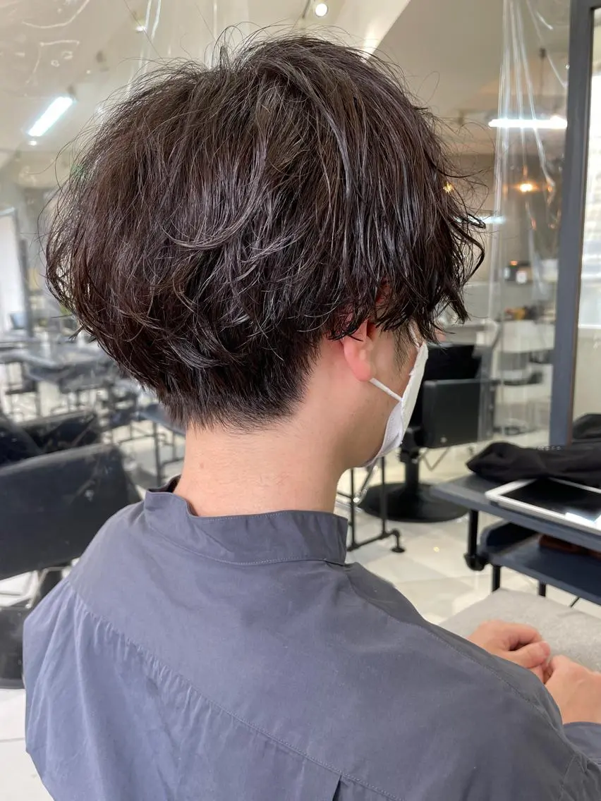 ショート カラー パーマ マッシュヘア パーマウルフショート 濱田匠のヘアスタイル