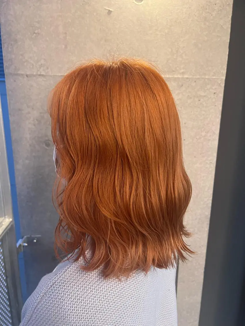 セミロング カラー ブロンド オレンジ ヘアカラー 吉野 瑳桜のヘアスタイル