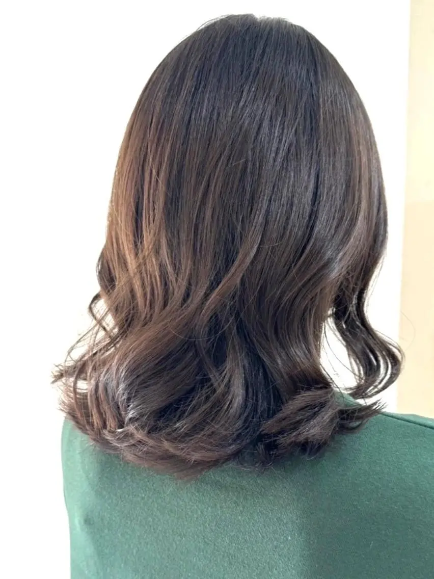 ミディアム 正分 真美のヘアスタイル