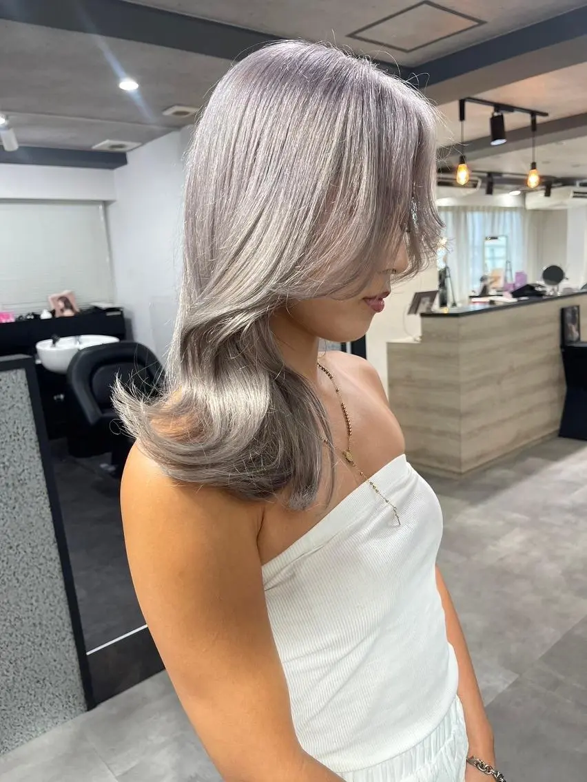 セミロング カラー 🎀ブリーチ ハイト ーン ♡Kanon♡のヘアスタイル