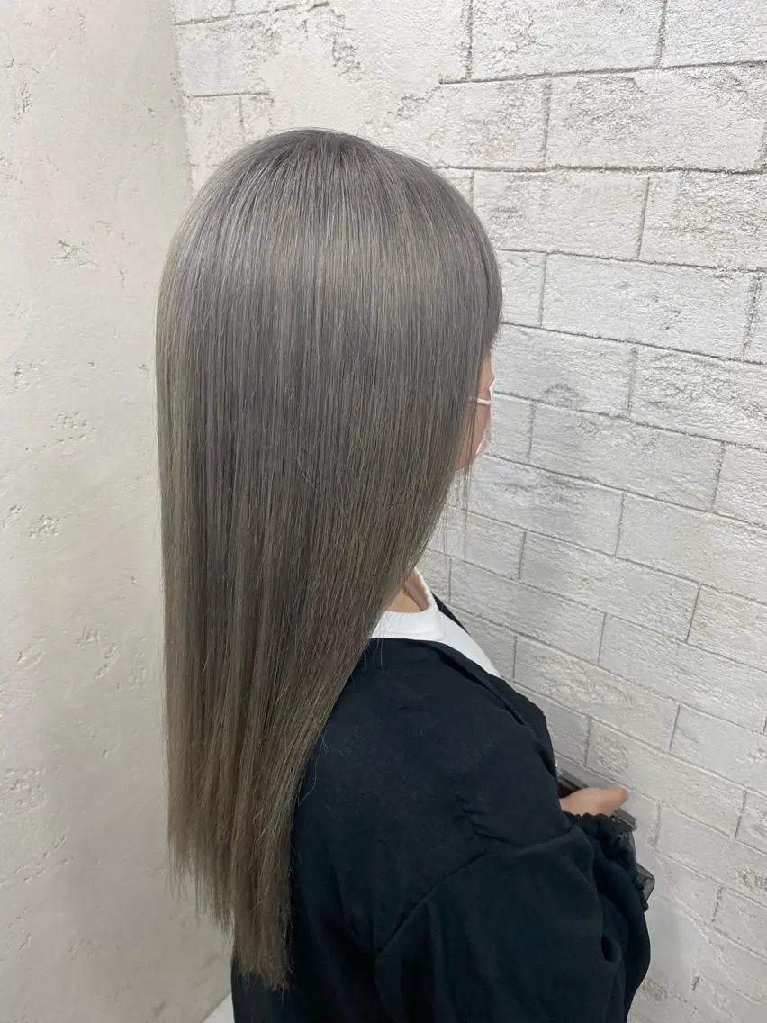 ロング カラー ブロンド シルバー グレージュ達人/赤み 消し/ブリーチ/岩崎のヘアスタイル