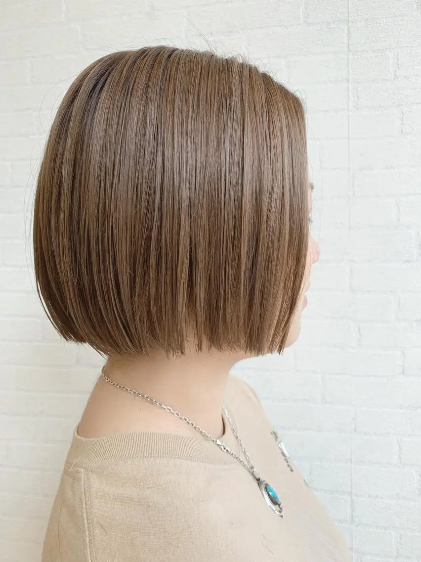 ショート カラー 切りっぱなしボブ ショートボブ ハンサムショート ベージュカラー ブリーチ カット ヘアカラー トリートメント 初めてのショート お任せください✂️のヘアスタイル