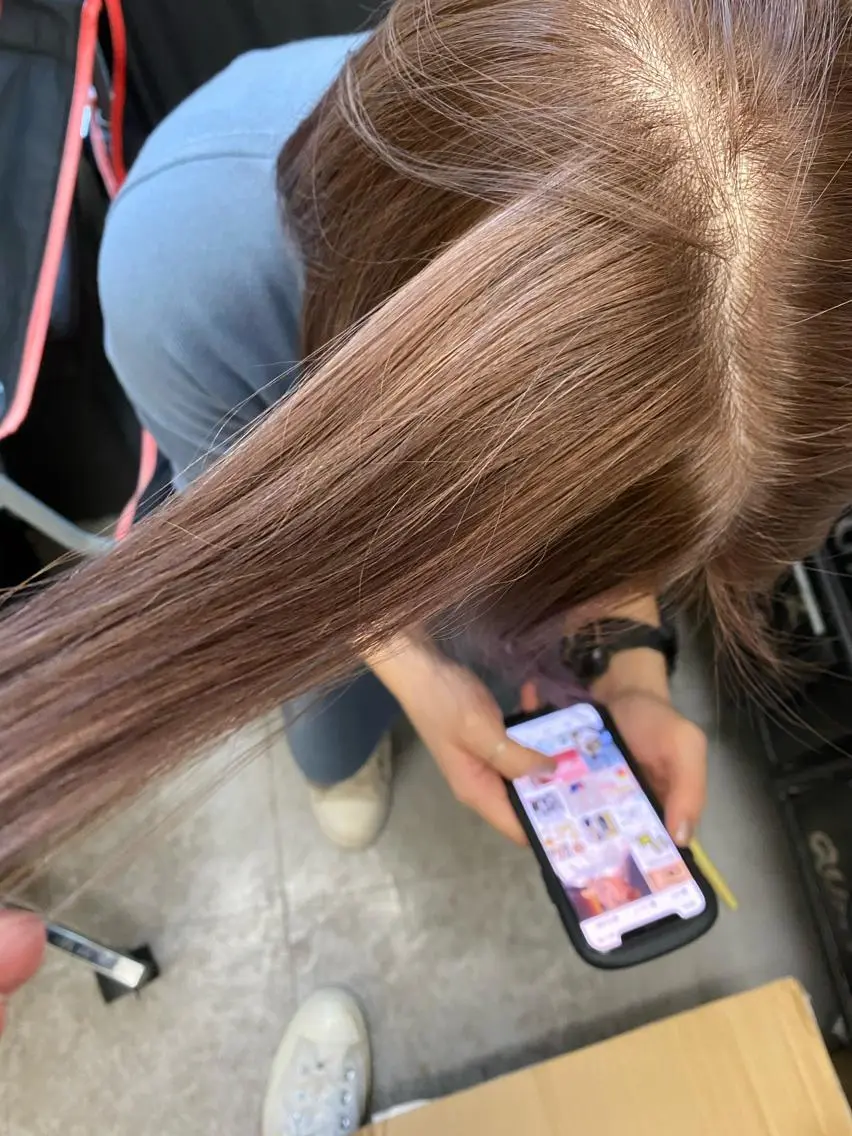 ミディアム カラー ブリーチ re naのヘアスタイル