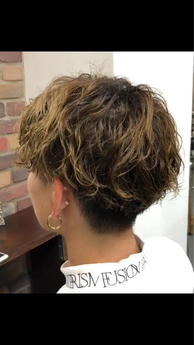 ショート パーマ カット ヘアカラー 垣内 征斗のヘアスタイル