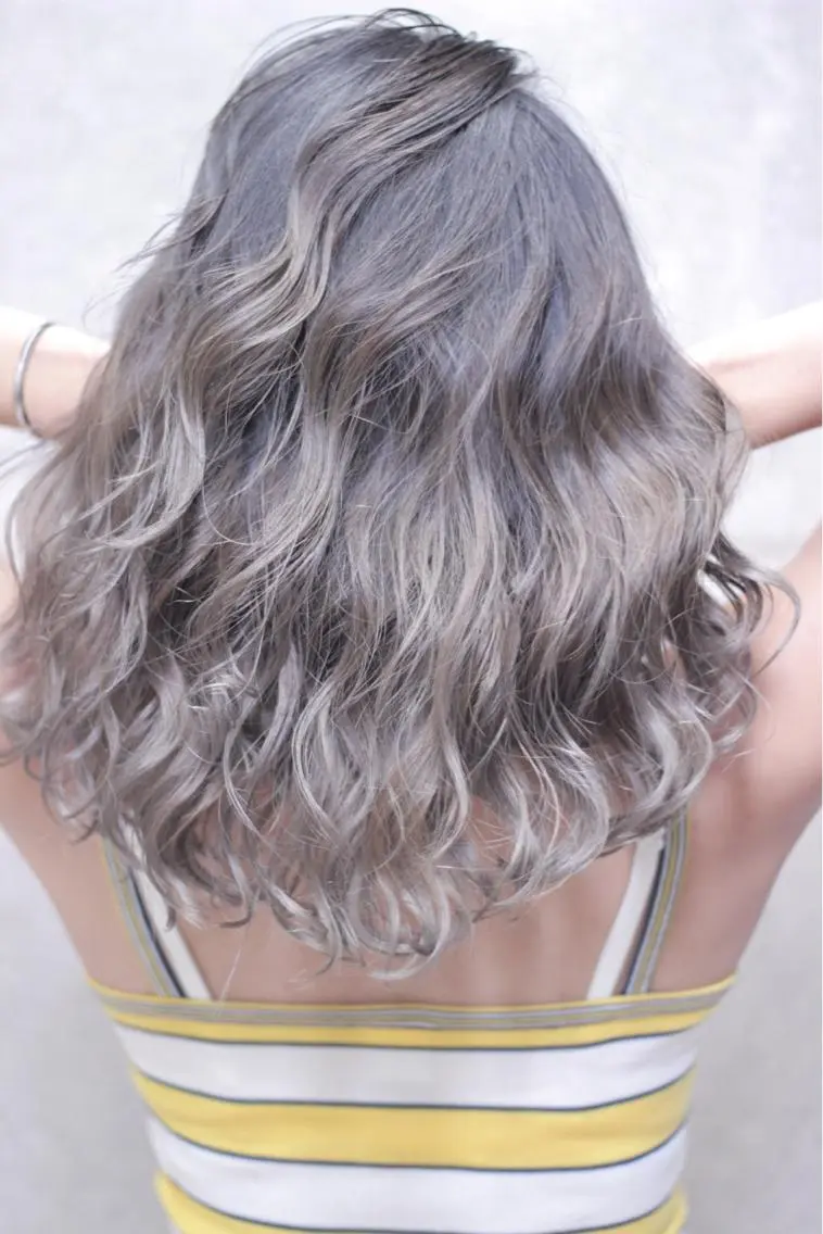 ミディアム 及川 光のヘアスタイル