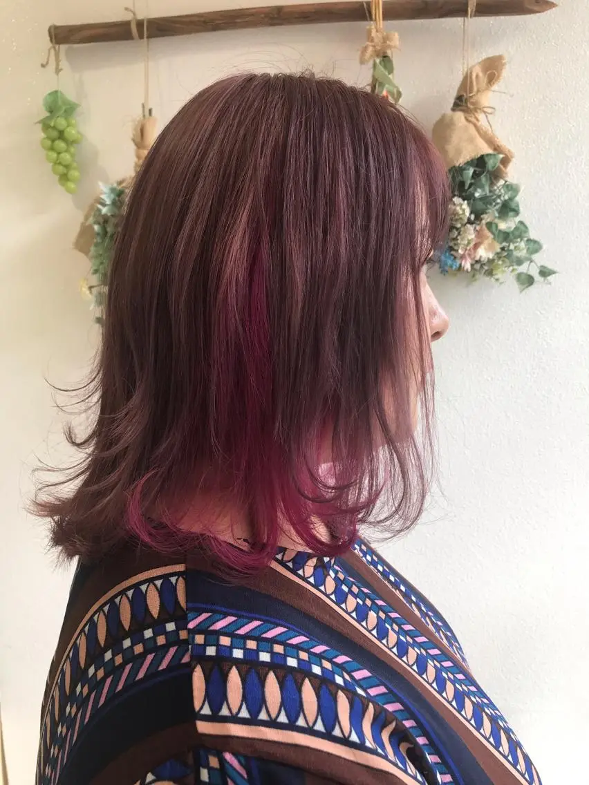 ミディアム 松本 美香のヘアスタイル