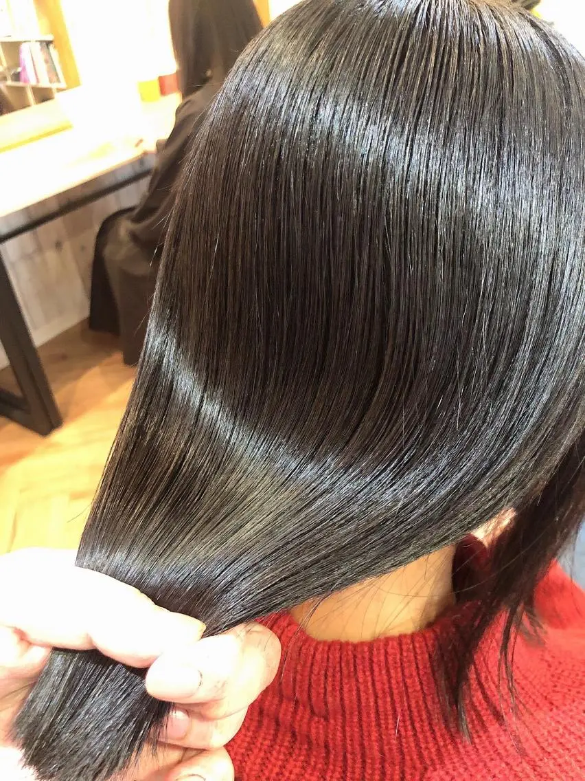 セミロング カラー 髪質改善 トリートメント 韓国🇰🇷レイヤー 映える顔周り🩷のヘアスタイル