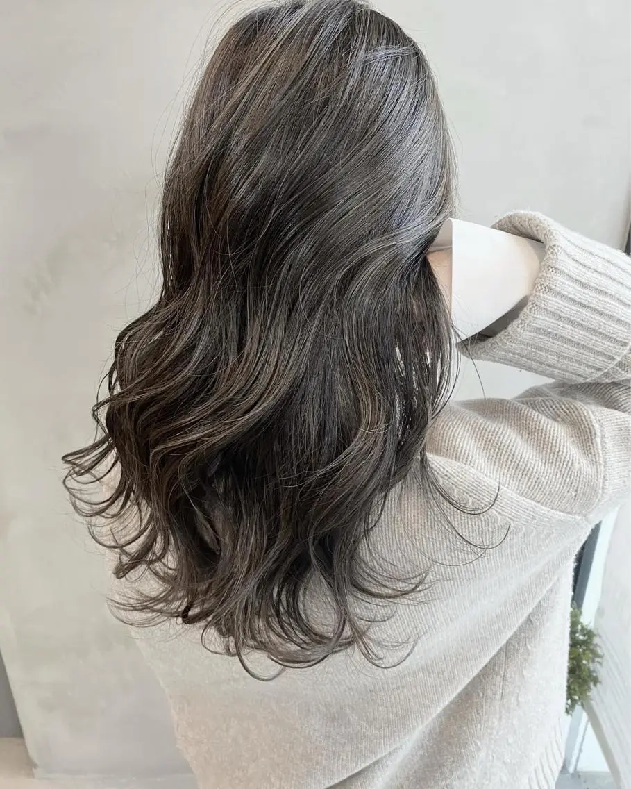 ロング カラー ヘアアレンジ ネイル マツエク・マツパ 透明感カラー ハイライトカラー 外国人風カラー ハイライト ヨシンモリ 夜23時まで予約🉑 reverieあきらのヘアスタイル