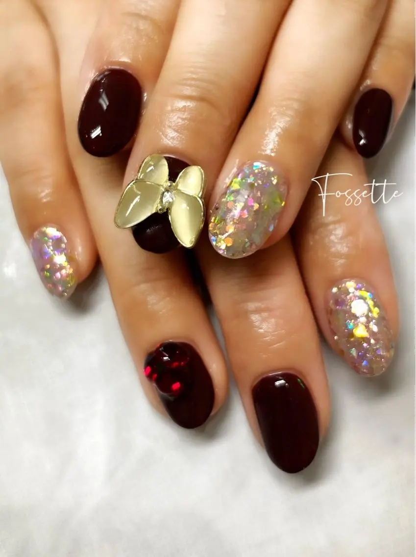 ネイル オーロラネイル ボルドー ホログラムネイル ワンカラーネイル ハンドネイル nailsalon Fossetteのネイルデザイン