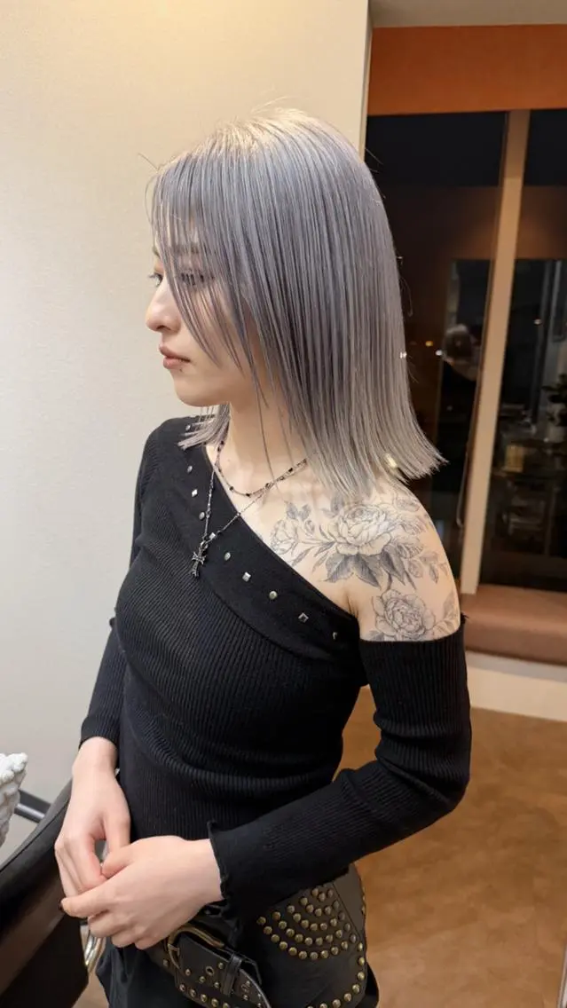 ミディアム カラー ケアブリーチ特化 VARDY表参道のヘアスタイル