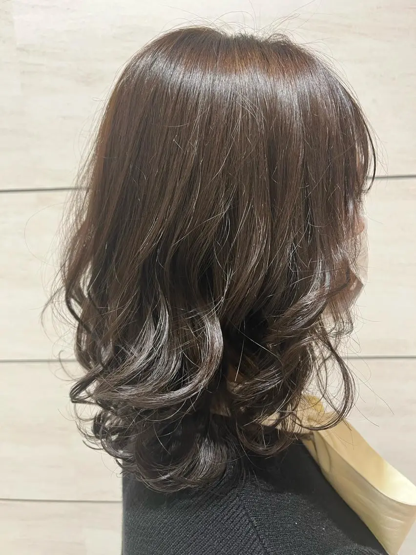 ミディアム カラー アッシュ アッシュブラウン ブラウンカラー ヘアカラー トリートメント noll【今池駅前】 池田碧花のヘアスタイル