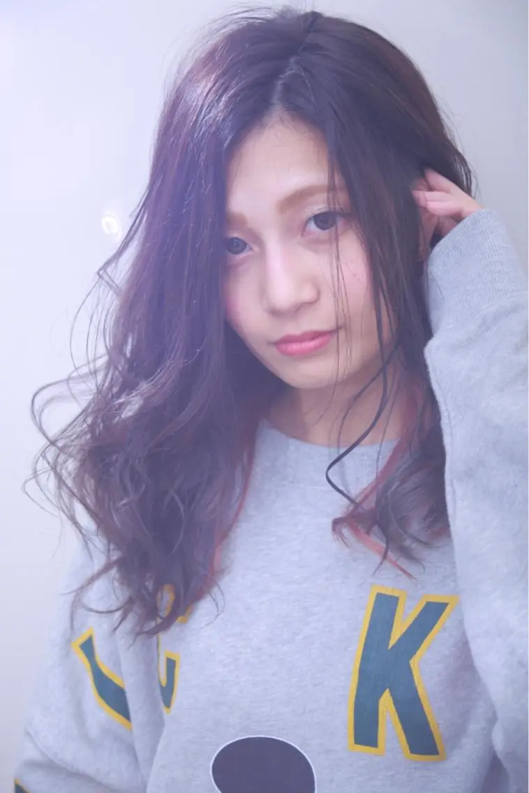 ロング 伊藤 裕貴のヘアスタイル