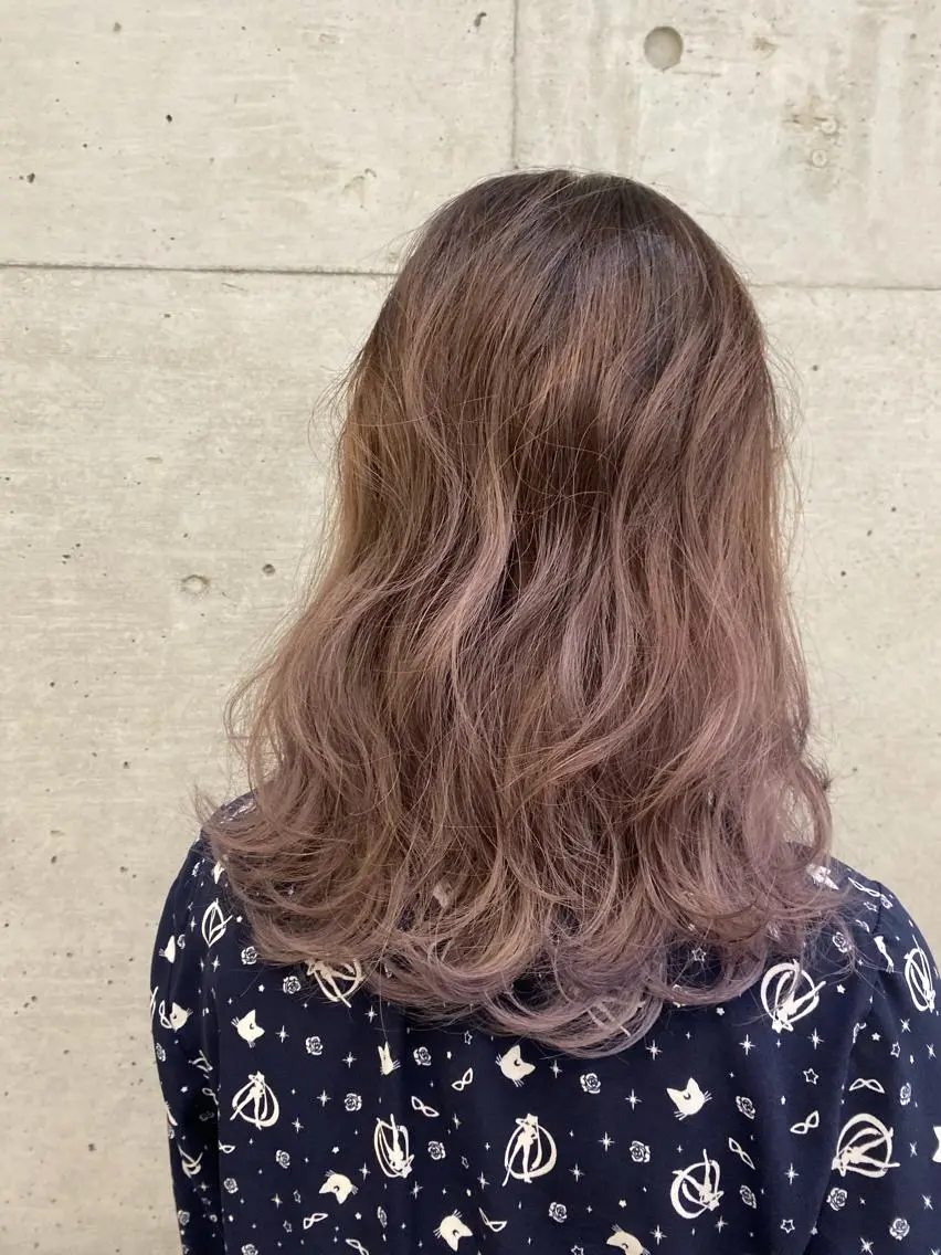 ロング カラー バレイヤージュ ラベンダーカラー レイヤーカット 大栗 佑也  髪質改善のヘアスタイル